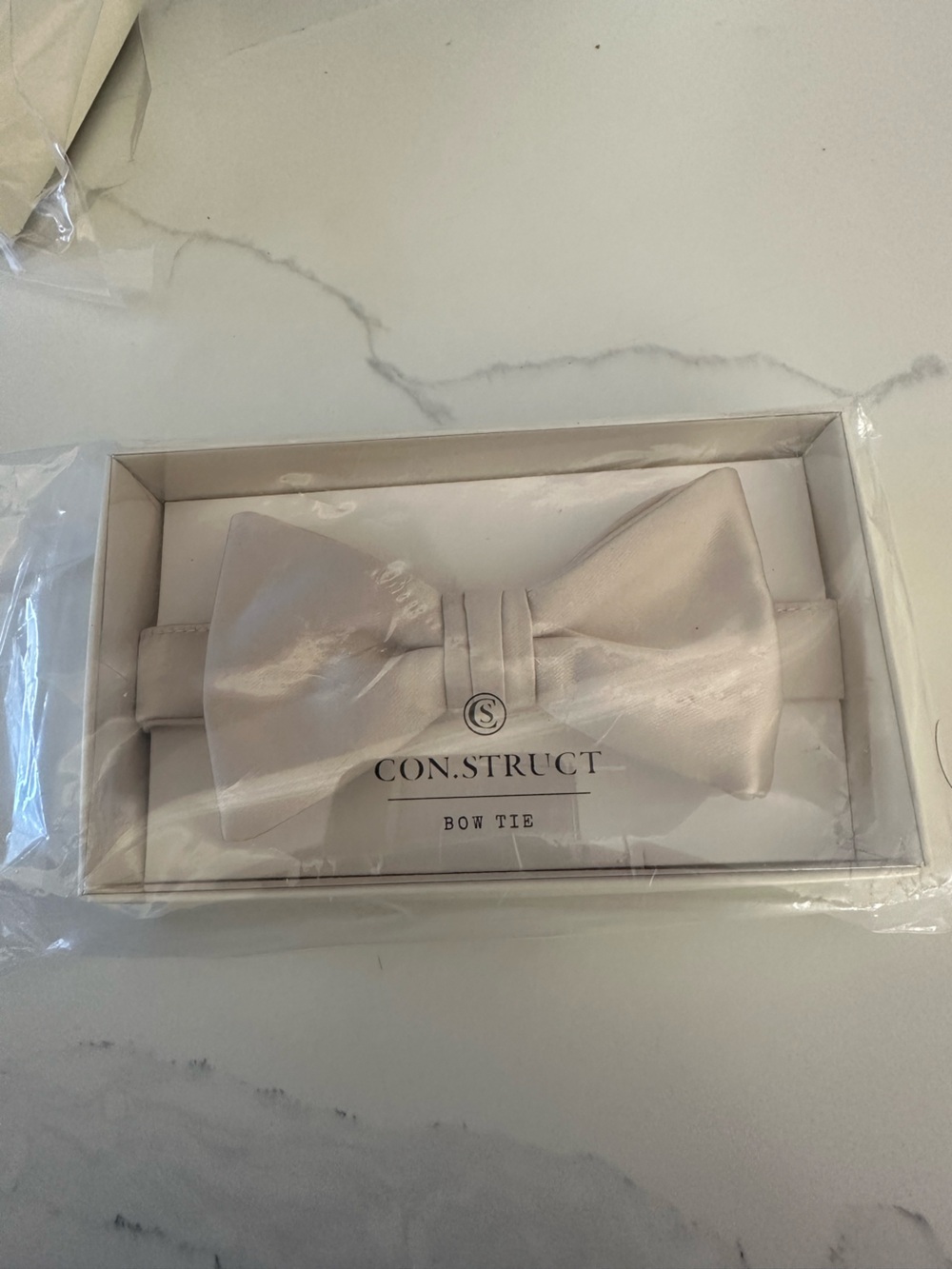 Classic - solid satin Bow tie - vanilla color - NEW